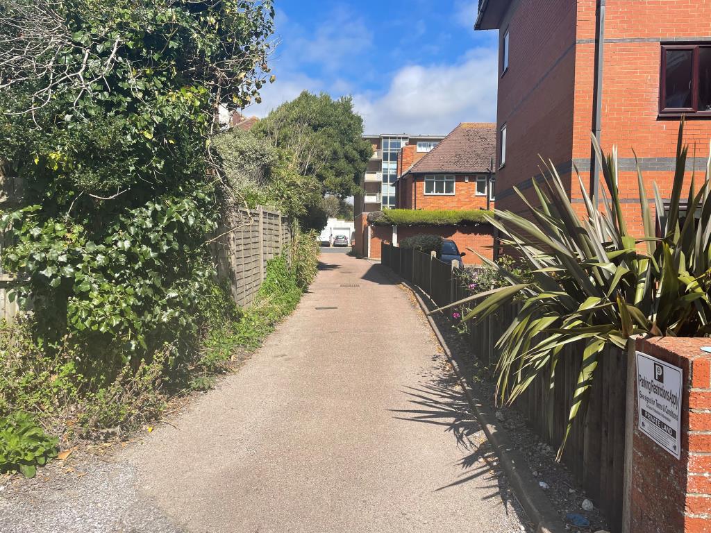 Lot: 36 - FREEHOLD LOCK-UP GARAGE JUST OFF HOVE SEAFRONT - view of access to Princes Avenue